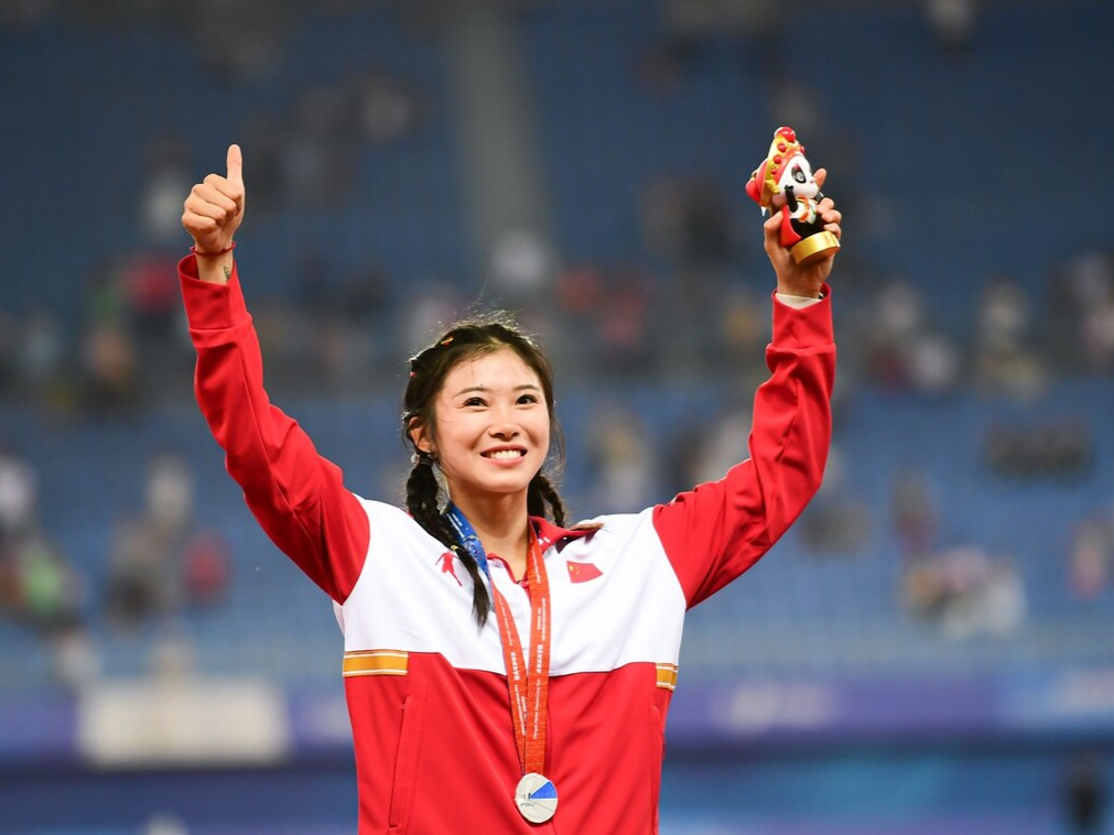 关于日本代表队成绩亮眼，赢得掌声的信息