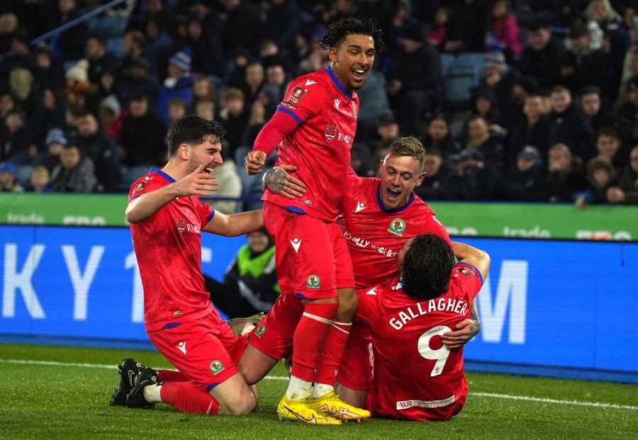 法兰克福客场大捷，取得关键胜利