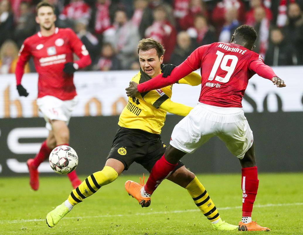 美因茨队前锋进球后遭遇伤病，或将缺席下轮的简单介绍