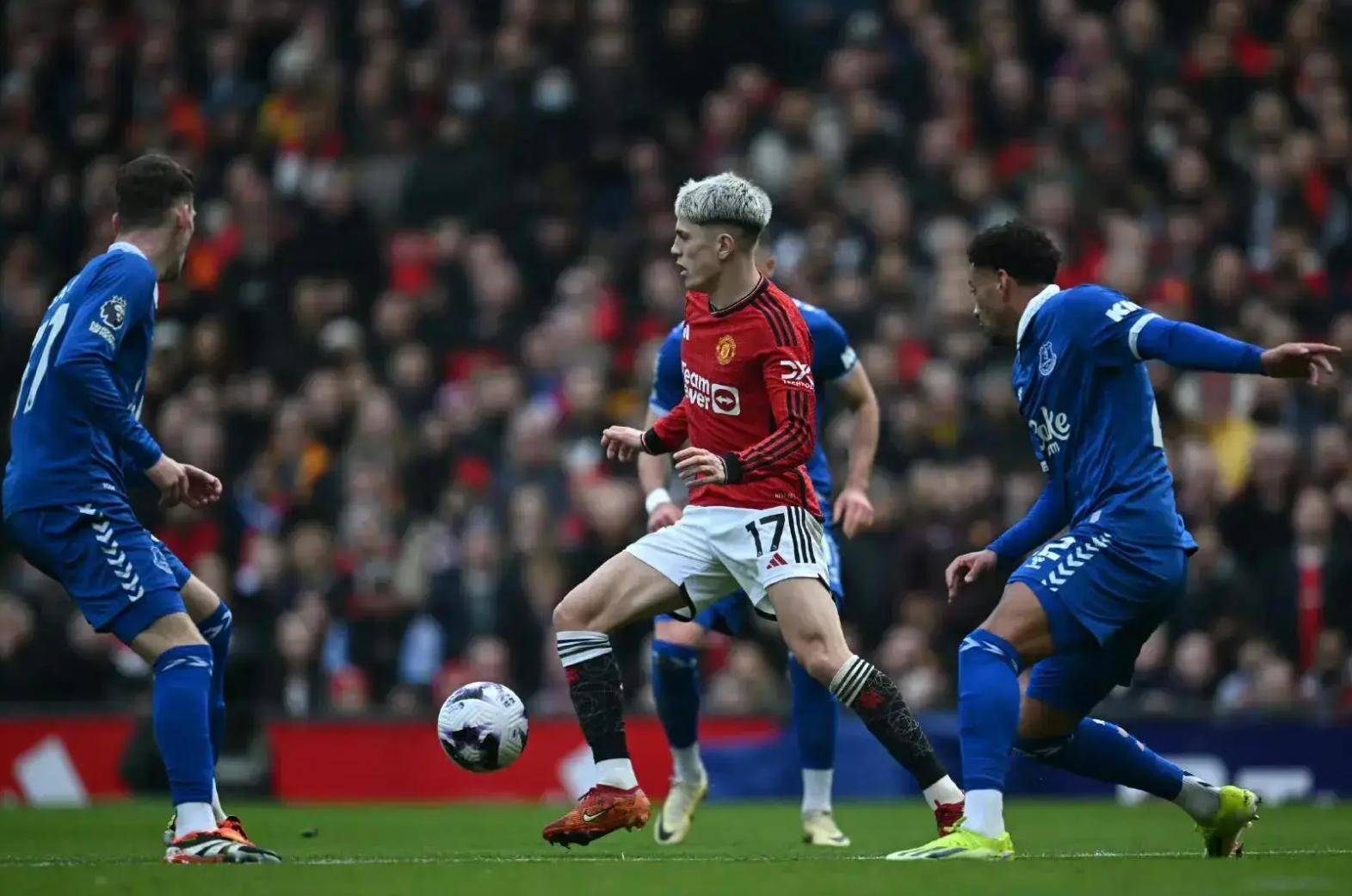 加纳球员助攻帮助球队获得胜利