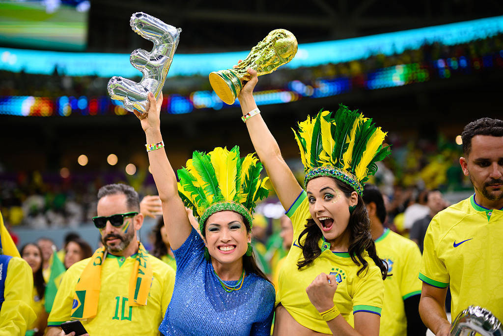 包含日本队鏖战印尼队，黄鸭组合状态火热的词条