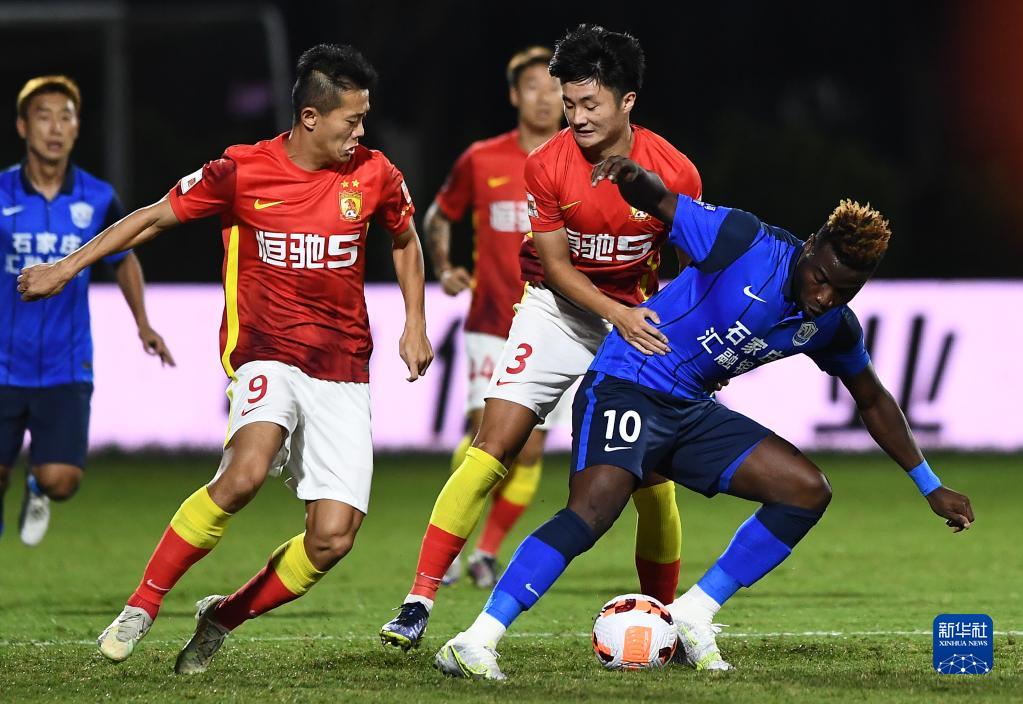 广州队横扫青岛队，克莱状态火热的简单介绍