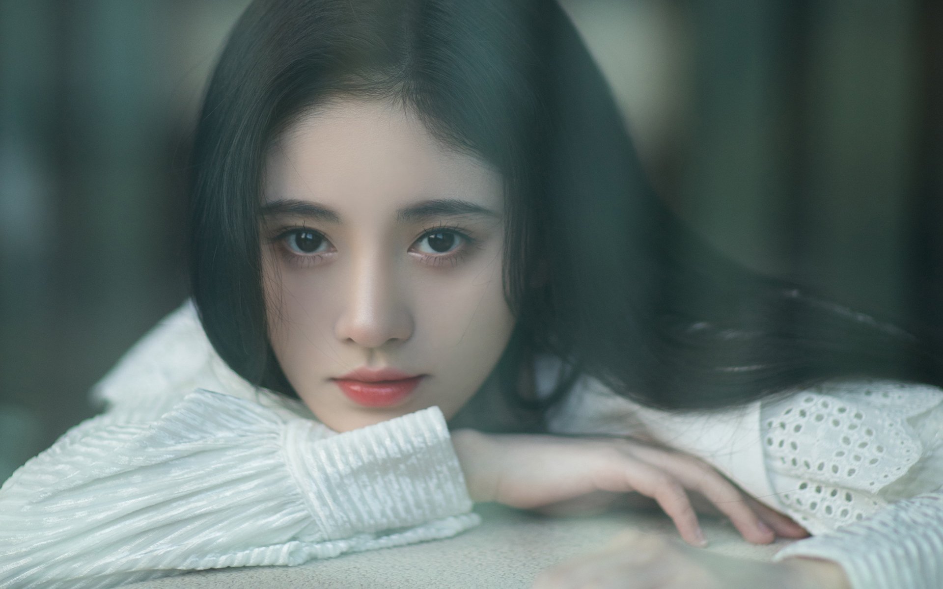 保罗在F1赛道助攻,字母哥在球场超车,两种赛场,同一种接管